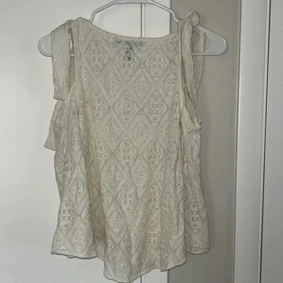 Bcbgmaxazria cold shoulder top - Picture 5 of 5